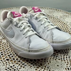 Nike Court Legacy GS (DA5380-116)Kids Casual Shoes White/Pink Trim Sz 6Y  3310